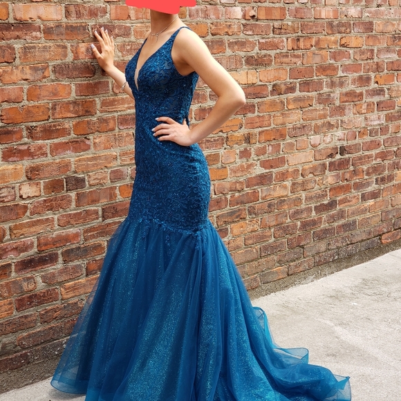 Prom Dress - Picture 4 of 10